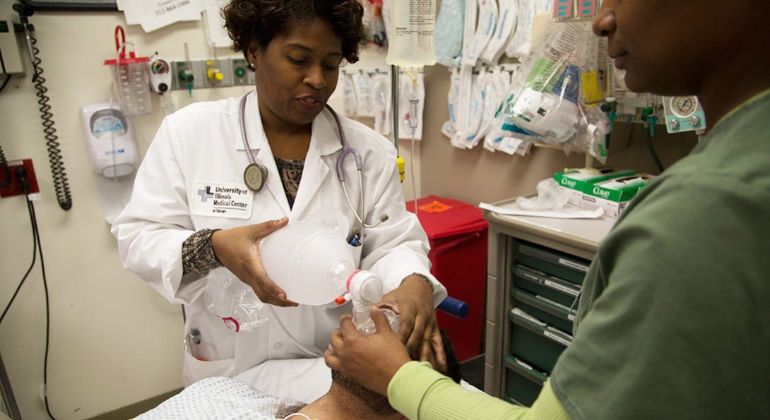 Adult Gerontology Acute Care Nurse Practitioner College Of Nursing University Of Illinois Chicago